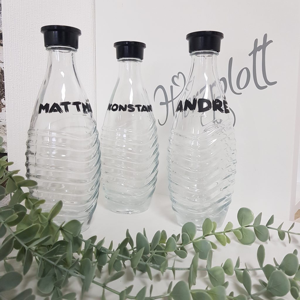Bild zum Beitrag „Wasserflaschen beschriftet“