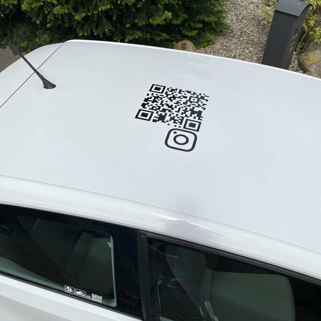 Bild zum Beitrag „QR Code aufs Autodach“