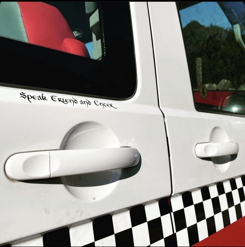 Bild zum Beitrag „Schriftzug fürs Auto“