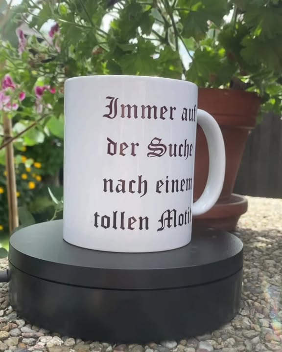 Bild zum Beitrag „Das Motiv von Carstens Heckscheibe habe ich auch auf eine Tasse für ihn…“