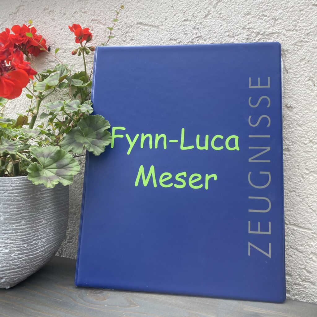 Bild zum Beitrag „Zeugnismappe“