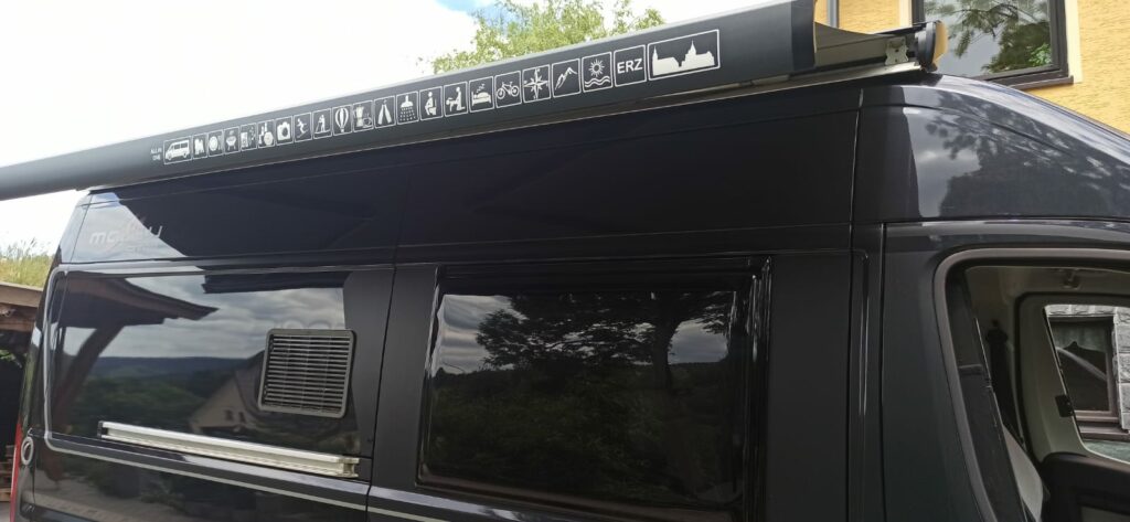 Bild zum Beitrag „Markisenaufkleber“