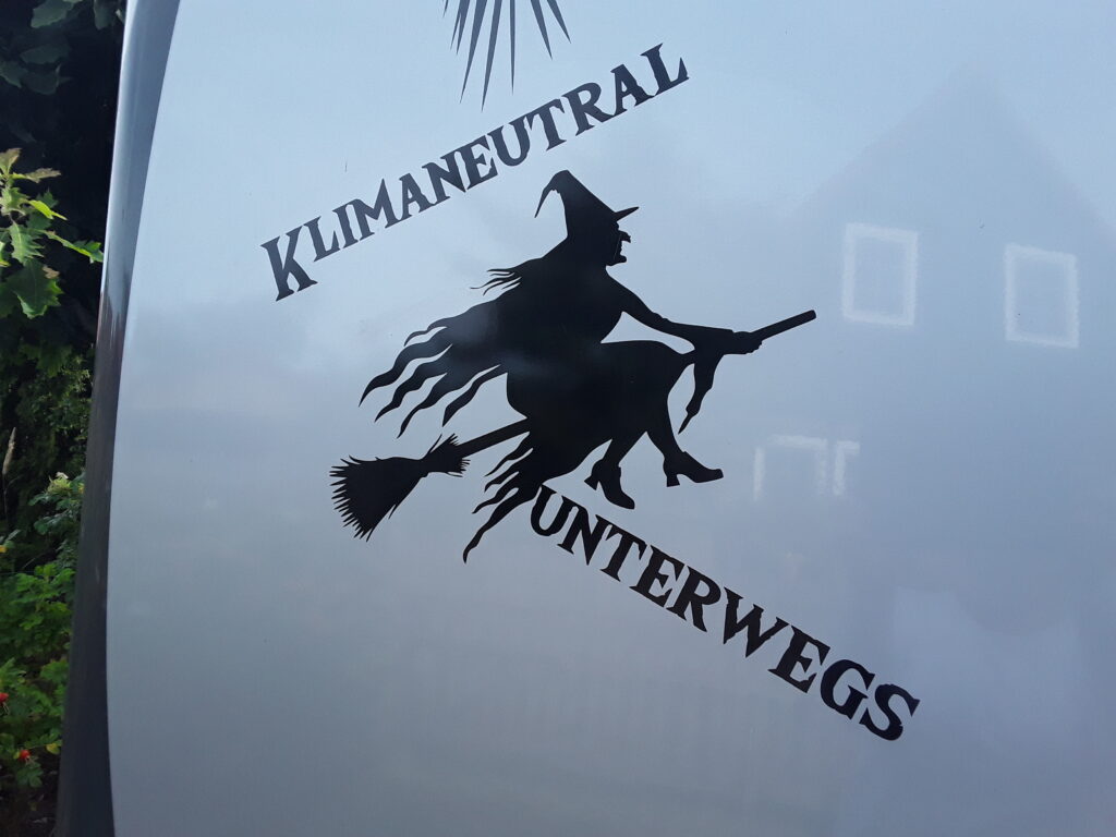 Bild zum Beitrag „Mit dem Besen unterwegs“
