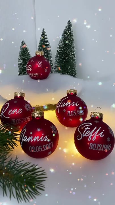 Bild zur Arbeit „Ein paar Kugeln gehen noch… 🎄🎅🏼🕯️“