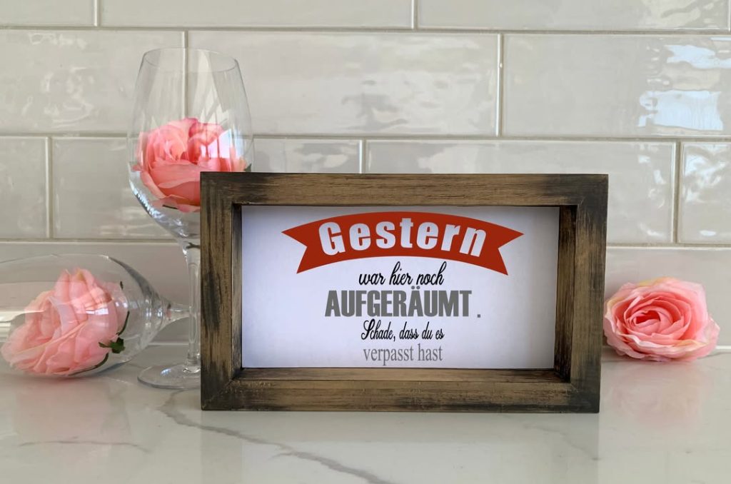 Bild zur Arbeit „Gestern war hier aufgeräumt.“