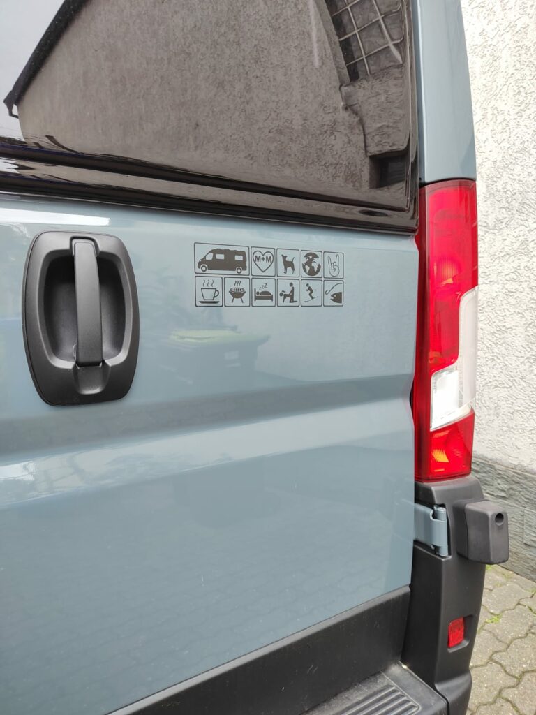 Bild zur Arbeit „Kastenwagen“