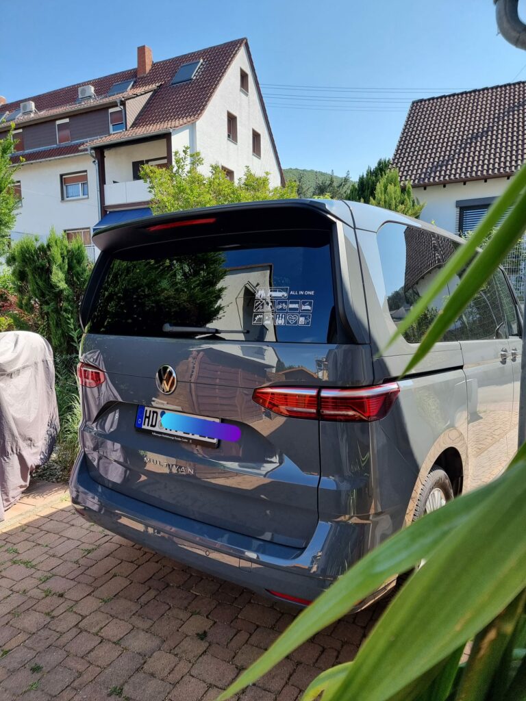 Bild zur Arbeit „VW T7 ERSTER ALL IN ONE“
