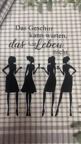Bild zur Arbeit „Geschirr kann warten“