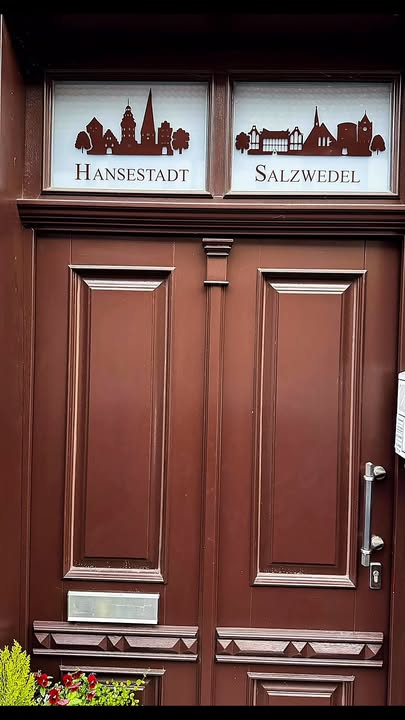 Bild zur Arbeit „Salzwedel-Silhouette für eine Haustür“